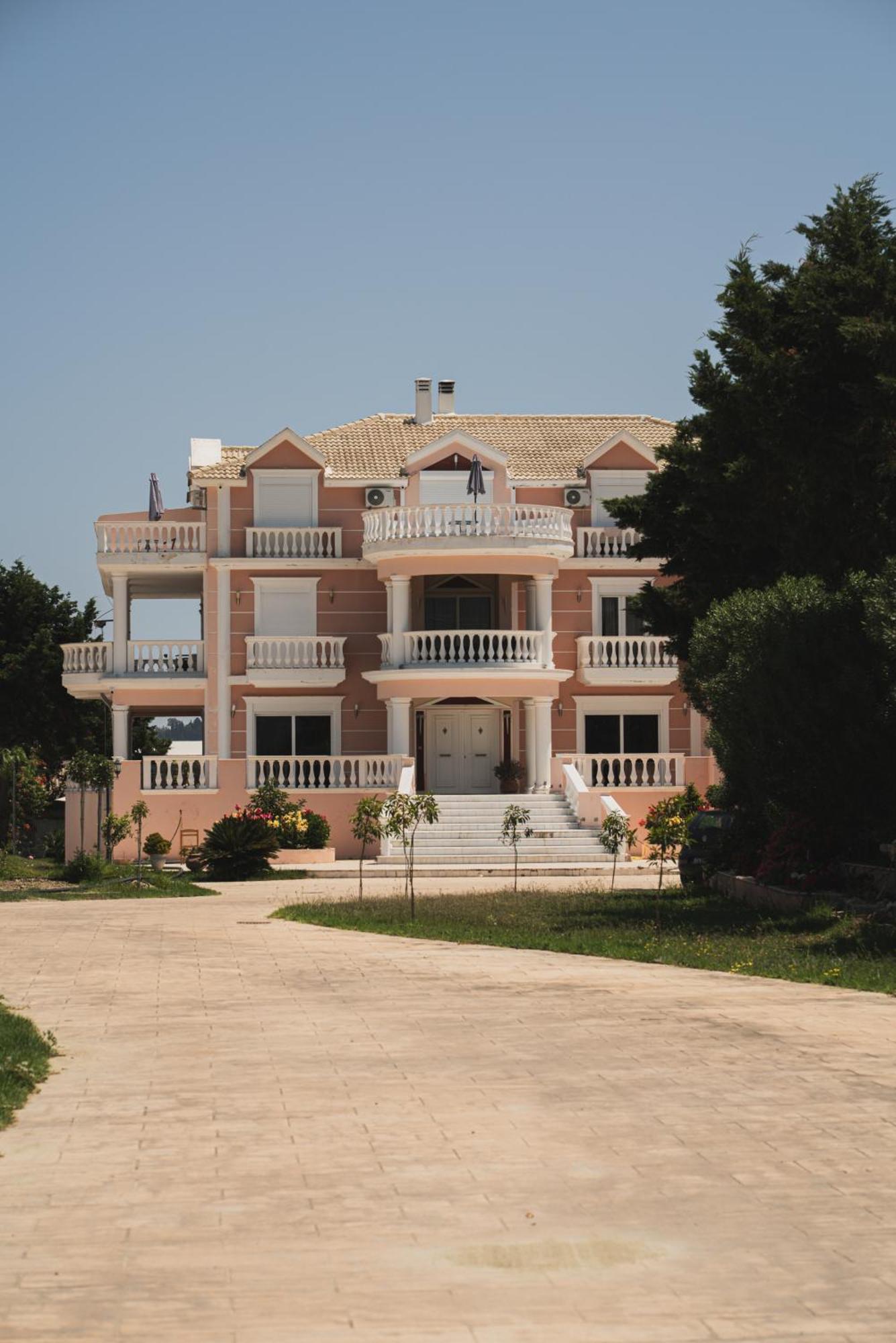 Casa Di Voz Shared With Free Gym Services By 